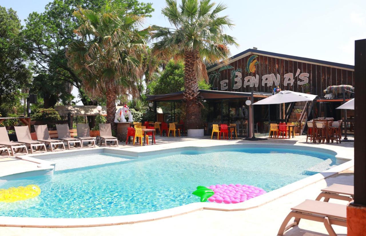 Le Banana's Hotel Aleria (Corsica)
