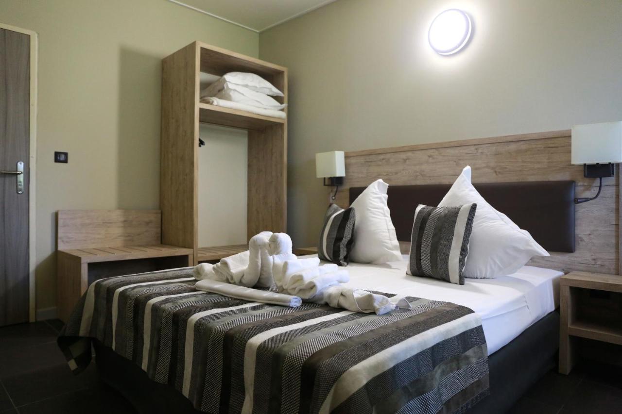 Le Banana's Hotel 2*