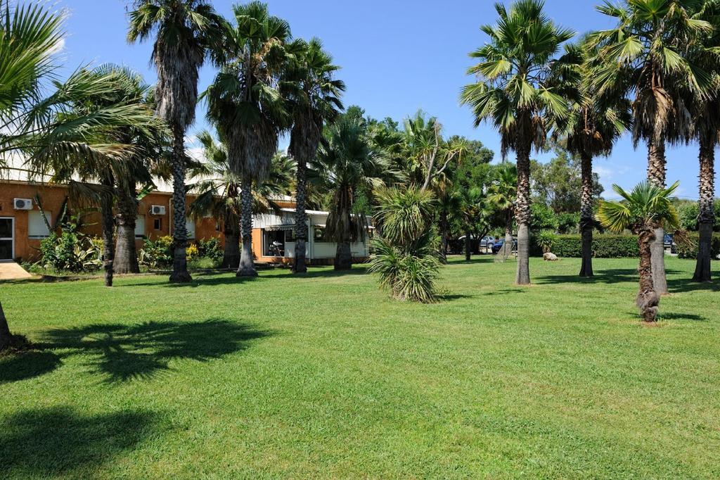 Le Banana's Hotel 2*
